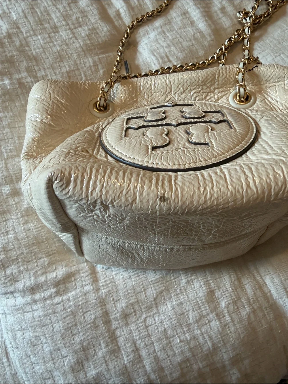 Tory Burch Cream Pebbled Leather Shoulder Bag with Gold Chain